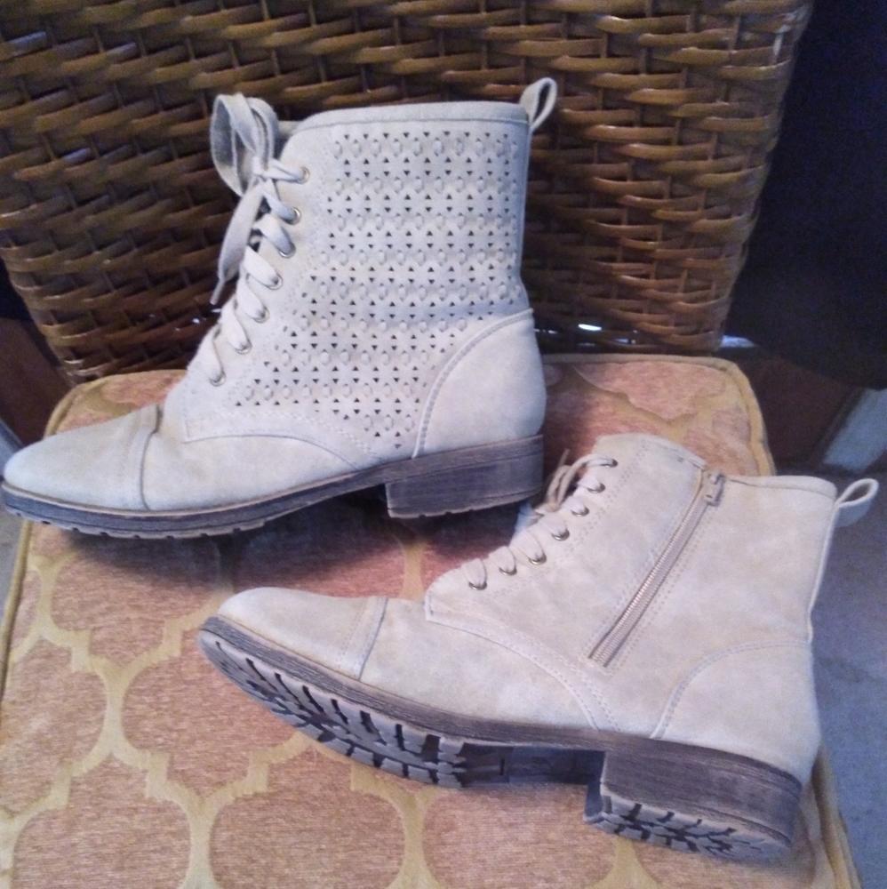 Justice boots